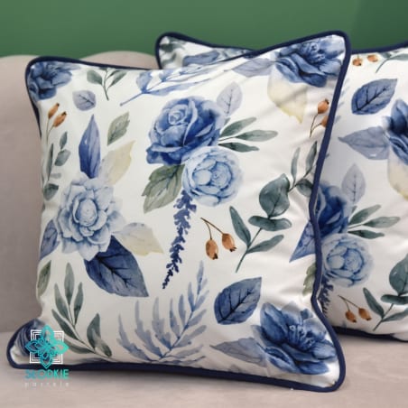 Fronha decorativa de rosas azuis com inserção