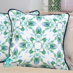Dekorativer Kissenbezug mit grünem Mosaik und Einsatz