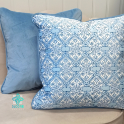 Emi Sininen koristeellinen neliön muotoinen tyynyliina, jossa on kukkia