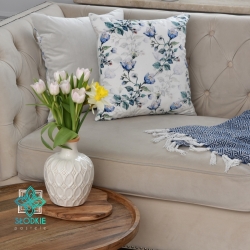 Mėlyno varpelio dekoratyvinis pagalvės užvalkalas su gėlėmis